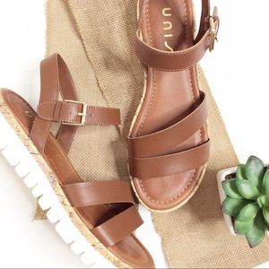 Unisa BROK Platform Sandals Tan & White Size 10